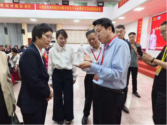 赵磊副校长出席英国威廉集团官网比干文创协作签约仪式